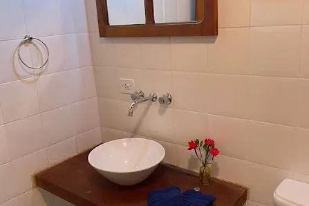 Foto 4 de Pet Friendly Quiet Chalet With Pool