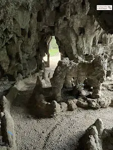 Foto 2 de Gruta e Cascata