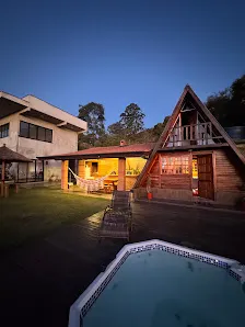 Foto 3 de Chalé das Montanhas – Refúgio Romântico com Jacuzzi em Mairiporã
