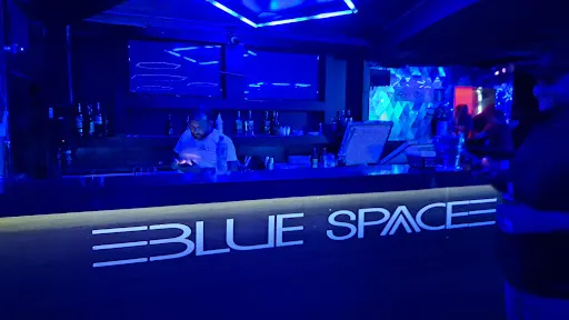 Foto 15 de Blue Space