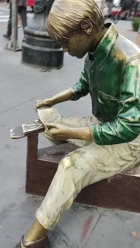 Foto 6 de Estátua de Engraxate