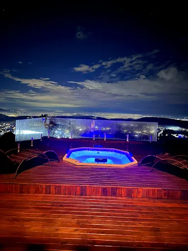 Foto 13 de Chalé das Montanhas – Refúgio Romântico com Jacuzzi em Mairiporã
