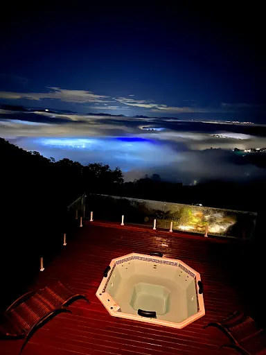 Foto 15 de Chalé das Montanhas – Refúgio Romântico com Jacuzzi em Mairiporã