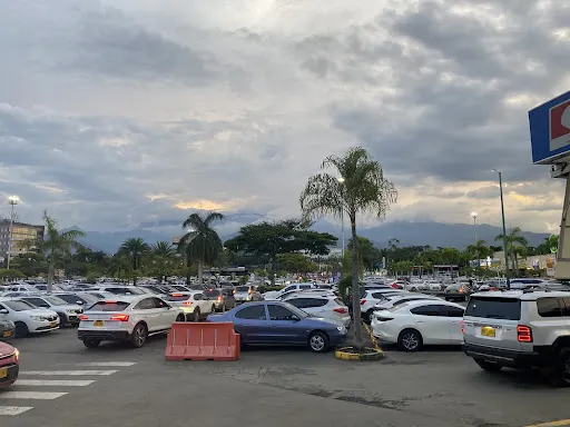Foto 9 de Centro Comercial Jardín Plaza